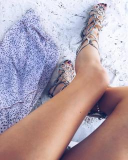 Xenia Tchoumitcheva feet photo thumbnail