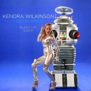 Kendra Wilkinson feet photo thumbnail