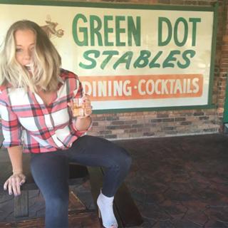 Kendra Wilkinson feet photo thumbnail