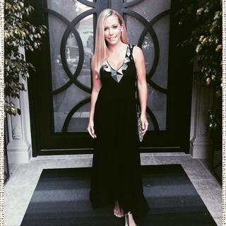 Kendra Wilkinson feet photo thumbnail