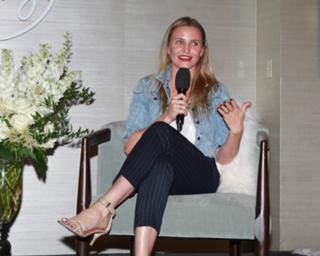 Cameron Diaz feet photo thumbnail
