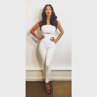 Nicole Scherzinger feet photo thumbnail