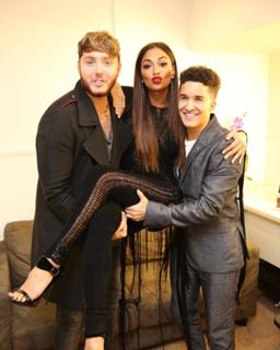 Nicole Scherzinger feet photo thumbnail