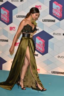 Deepika Padukone feet photo thumbnail