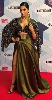 Deepika Padukone feet photo thumbnail