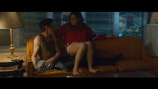 Aubrey Plaza feet photo thumbnail