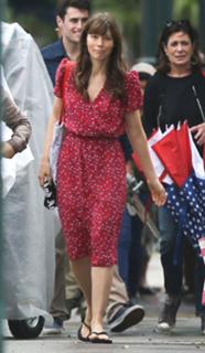 Jessica Biel feet photo thumbnail