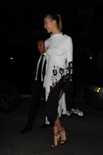 Karlie Kloss feet photo thumbnail