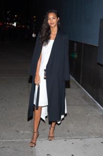 Lais Ribeiro feet photo thumbnail