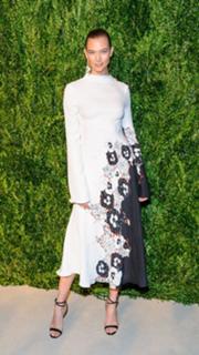 Karlie Kloss feet photo thumbnail
