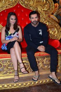 Sonakshi Sinha feet photo thumbnail