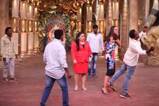 Sonakshi Sinha feet photo thumbnail
