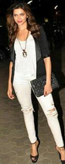Deepika Padukone feet photo thumbnail