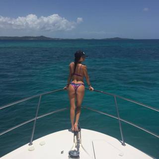 Arianny Celeste feet photo thumbnail