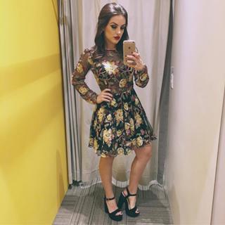 Kéfera Buchmann feet photo thumbnail