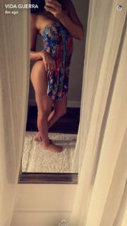 Vida Guerra feet photo thumbnail