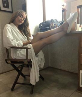 Jasmine Sanders feet photo thumbnail