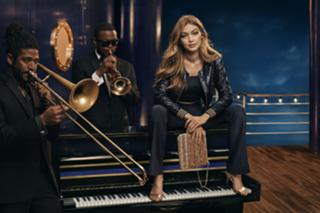 Gigi Hadid feet photo thumbnail