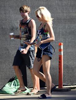 Pixie Lott feet photo thumbnail