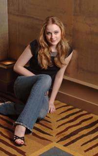 Evan Rachel Wood feet photo thumbnail