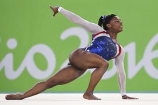 Simone Biles feet photo thumbnail
