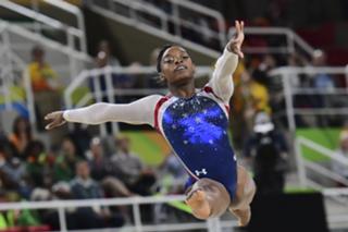 Simone Biles feet photo thumbnail