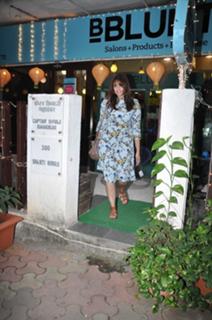 Huma Qureshi feet photo thumbnail