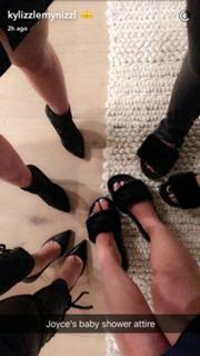 Kylie Jenner feet photo thumbnail