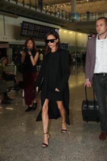 Victoria Beckham feet photo thumbnail
