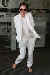 Anna Friel feet photo thumbnail