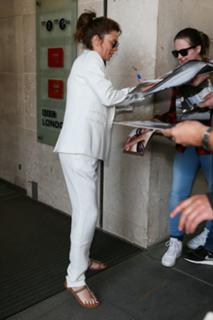 Anna Friel feet photo thumbnail