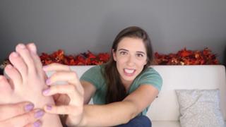 Rachel Ballinger feet photo thumbnail