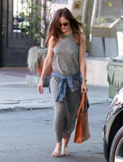 Minka Kelly feet photo thumbnail