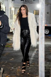 Sandra Bullock feet photo thumbnail