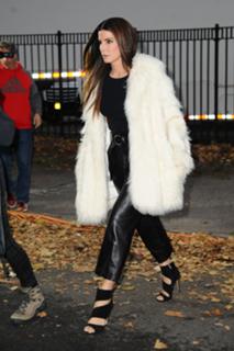 Sandra Bullock feet photo thumbnail