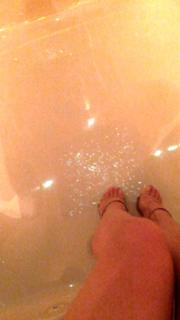 Julianne Hough feet photo thumbnail