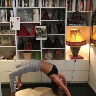 Kelly Bensimon feet photo thumbnail