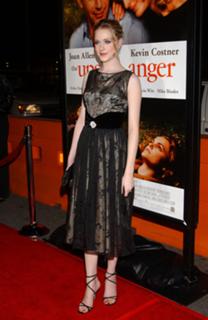 Evan Rachel Wood feet photo thumbnail