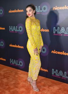 Hailee Steinfeld feet photo thumbnail