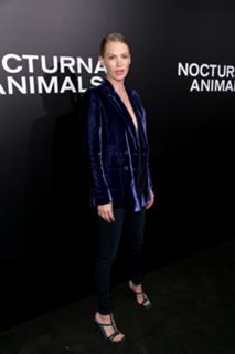 January Jones feet photo thumbnail