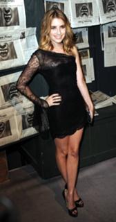 Emma Roberts feet photo thumbnail