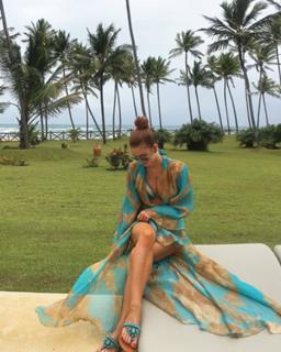 Marina Ruy Barbosa feet photo thumbnail