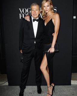 Karlie Kloss feet photo thumbnail