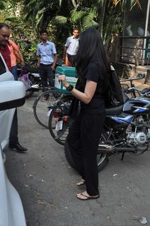 Karisma Kapoor feet photo thumbnail