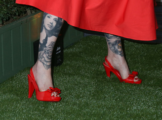 Katherine von Drachenberg feet photo thumbnail
