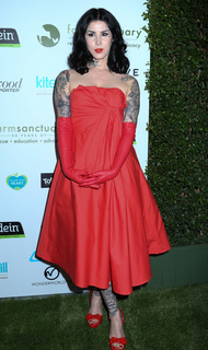 Katherine von Drachenberg feet photo thumbnail