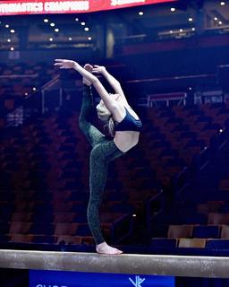 Nastia Liukin feet photo thumbnail