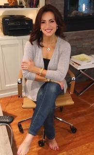 Lisa Robertson feet photo thumbnail