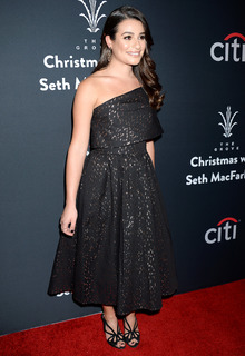 Lea Michele feet photo thumbnail
