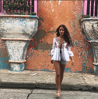 Rocsi Diaz feet photo thumbnail